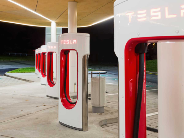 Los nuevos supercargadores de Tesla estarán disponibles a ...